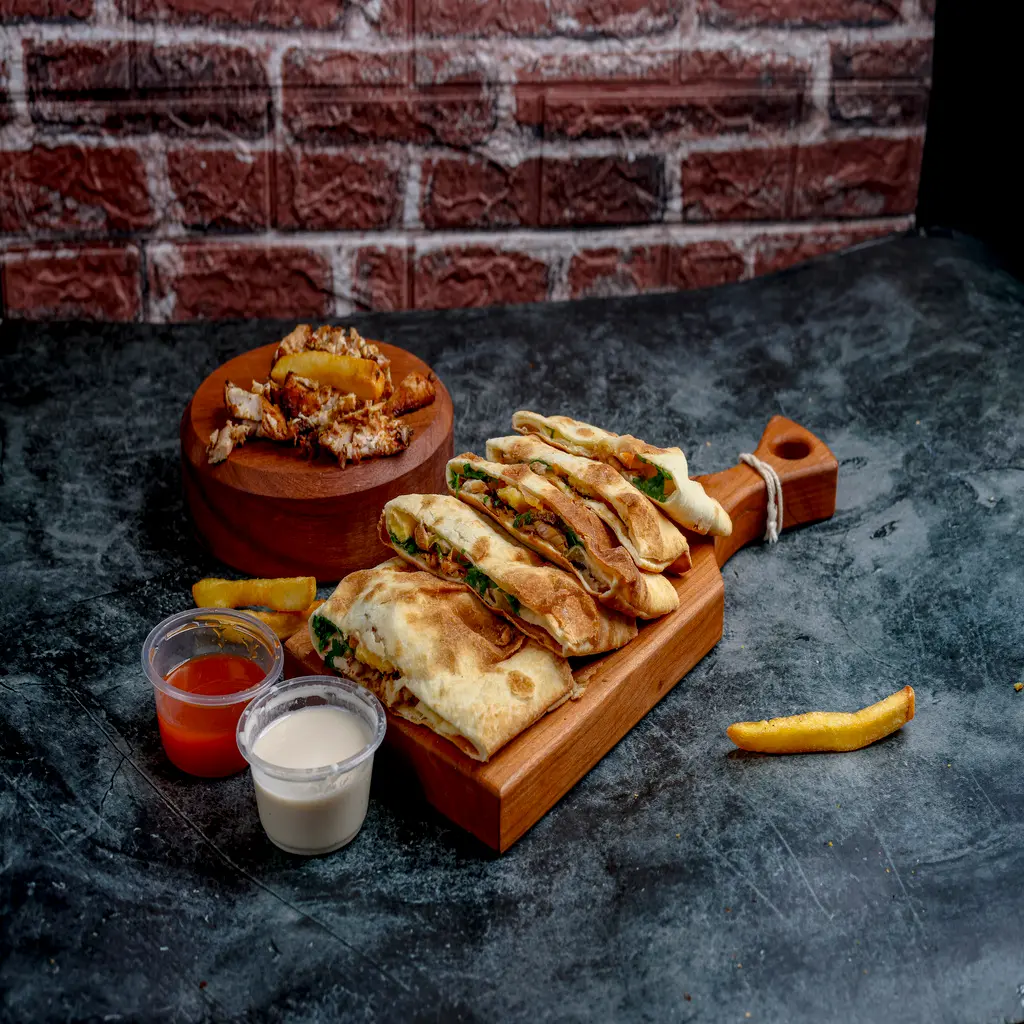 Chicken Shawerma With Cheese Pie
